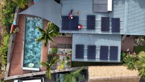 Photovoltaïque à La Réunion : Pourquoi rénover votre toiture est le moment idéal pour passer au solaire ?