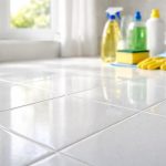 sol-carrele-reflets-produits-nettoyage-éponge